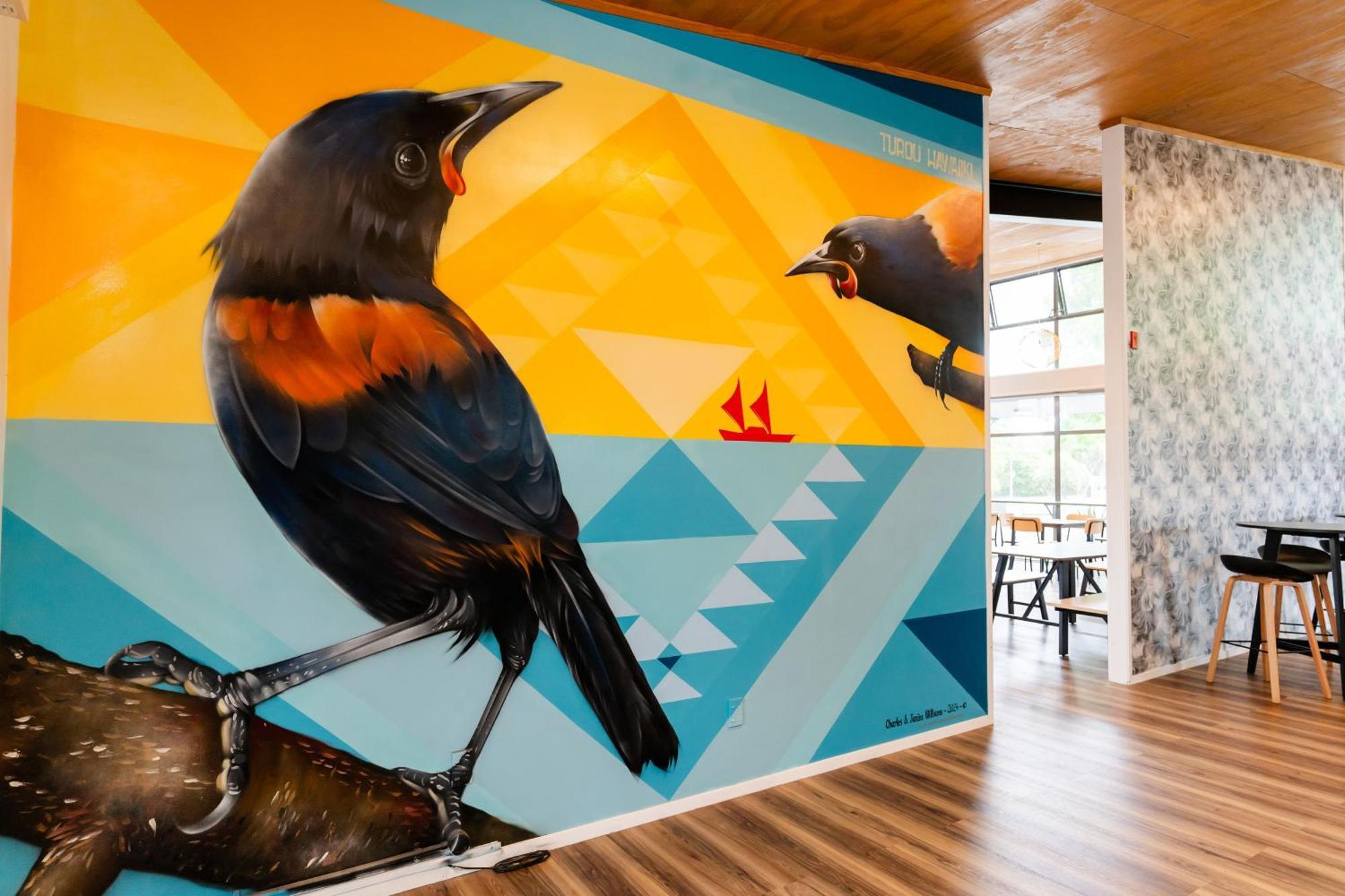Haka House Rotorua Hostel Ngoại thất bức ảnh Mural by artist, Mark Ashkenazi