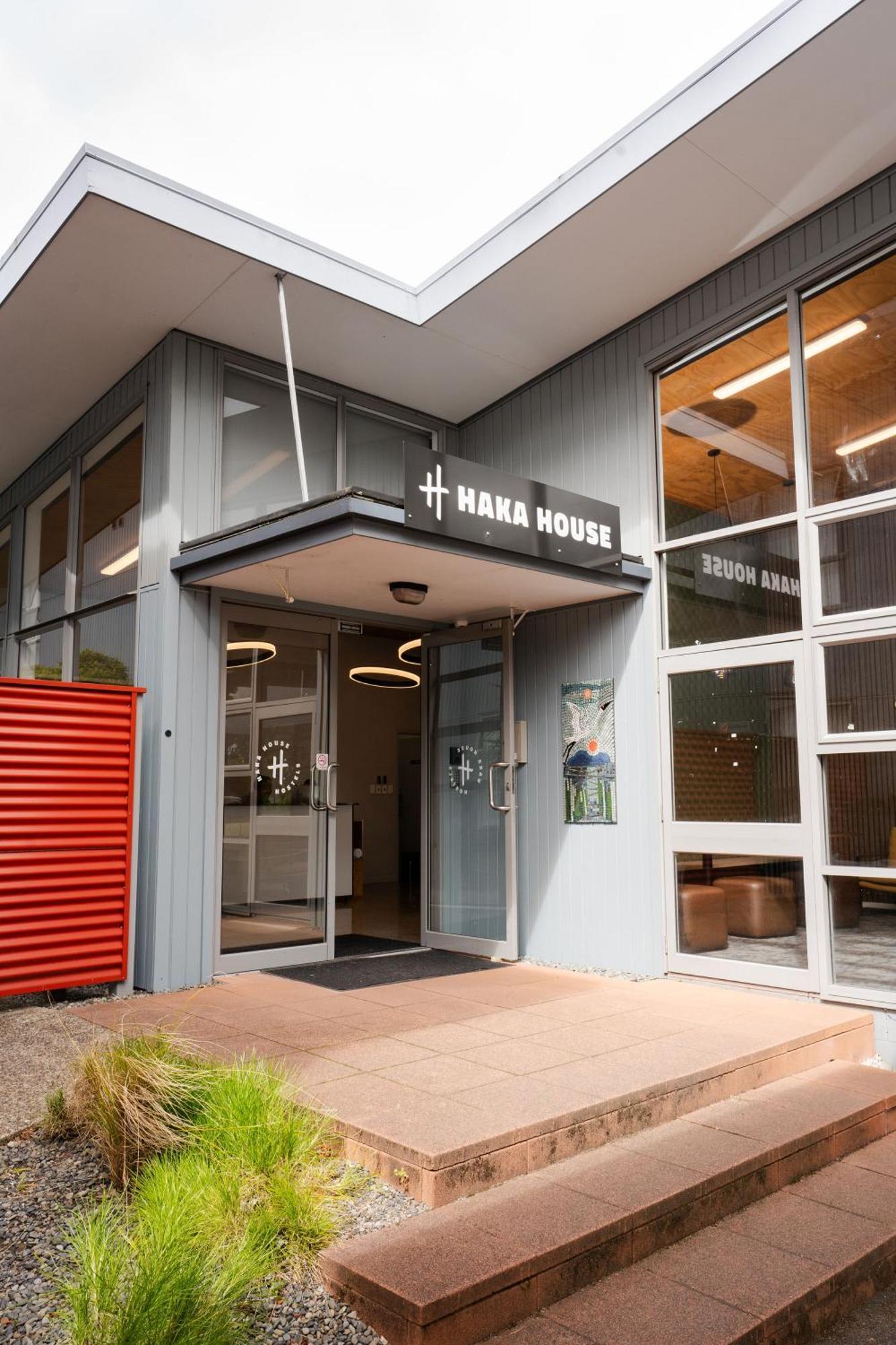 Haka House Rotorua Hostel Ngoại thất bức ảnh Haka House