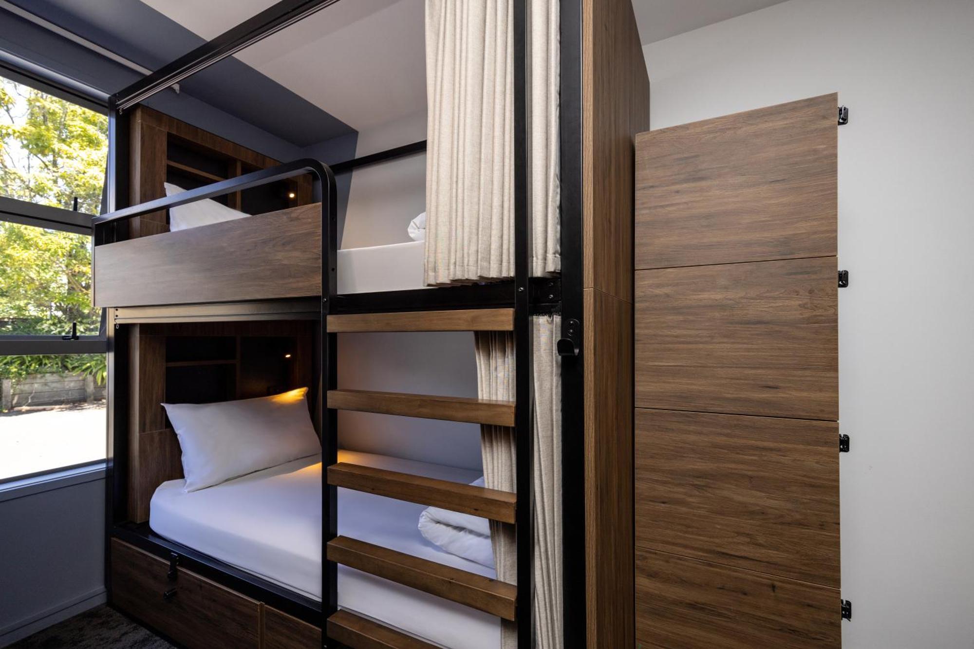 Haka House Rotorua Hostel Ngoại thất bức ảnh A bunk bed